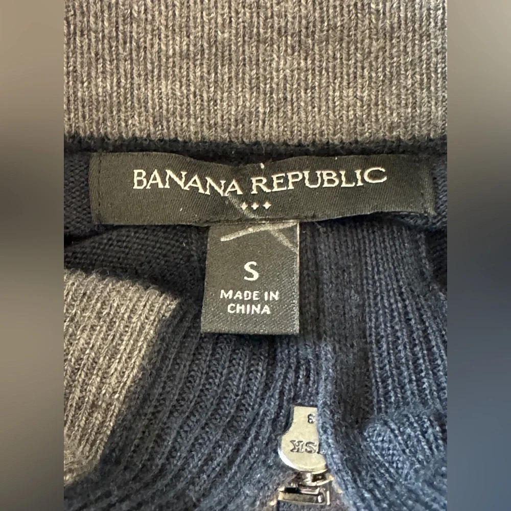 Banana Republic Men's Navy Zip-Up‎ Sweater